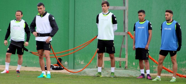 El Elche vuelve a entrenamientos con ausencias Albacar, Lolo, Josete y Pelayo