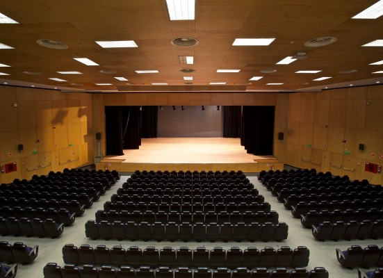 La UA programa una veintena de propuestas culturales en el Paraninfo