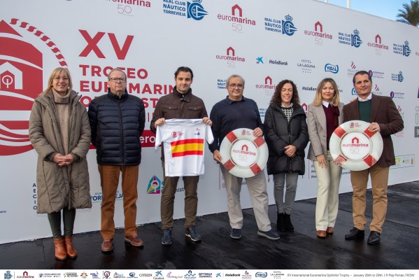 La Euromarina Optimist Torrevieja 2023 ya navega en la gran fiesta de la vela infantil