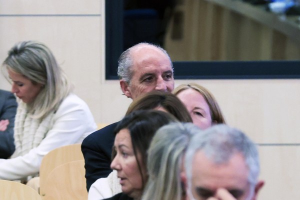 Un escrito de última hora de la Generalitat, entre los que provoca la suspensión del juicio a Camps 