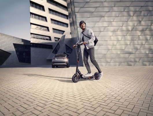 Audi electric kick scooter by Egret: estilo y deportividad para los desplazamientos urbanos