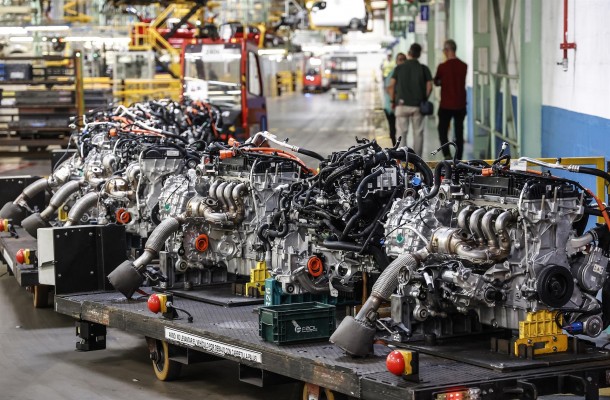 'Tiembla' Almussafes: Ford se plantea recortar hasta 3.200 empleos en Europa