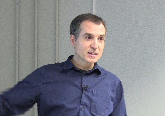 Espacio Séneca acoge una charla con el científico alicantino Fernando Maestre

