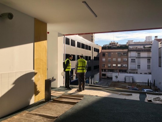 La vuelta del alumnado al CEIP Herrero, aún en el aire: Educación prevé que sea antes de Magdalena
