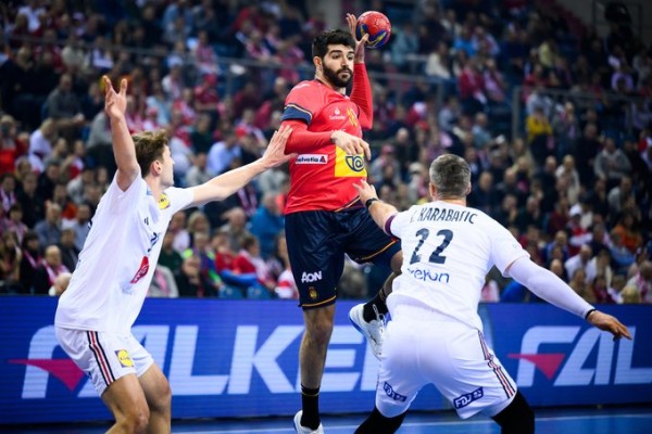 España sufre una derrota indolora