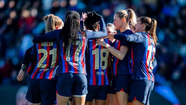 Bonmatí y Oshoala le dan al Barcelona su tercer título de la Supercopa