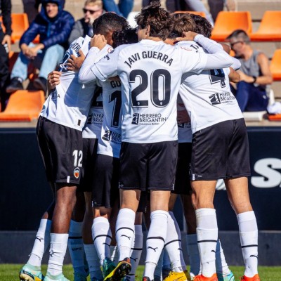 El Mestalla gana en Manresa y suma 13 jornadas sin perder