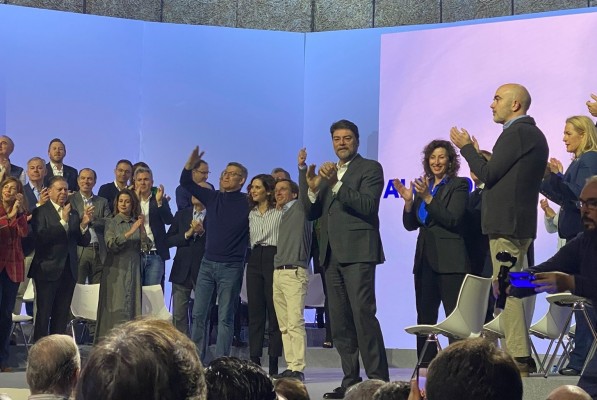 Barcala presume de política fiscal y de 'dar un vuelco' a los servicios en su proclamación