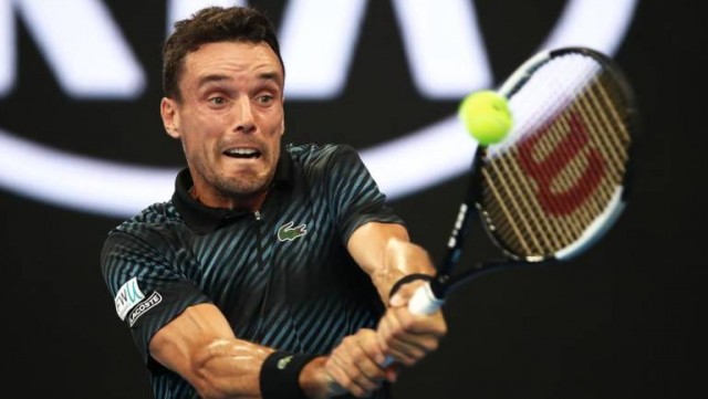 Bautista acaba con un combativo Murray para estar en octavos