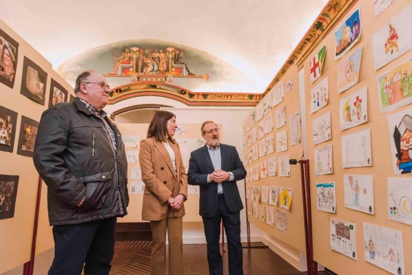 La Calahorra acoge una muestra de fotografía y otra de dibujo de los Moros y Cristianos de Elche
