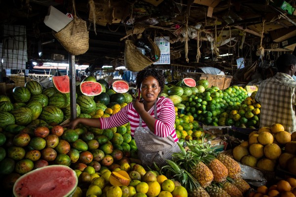 África dona molt de joc
