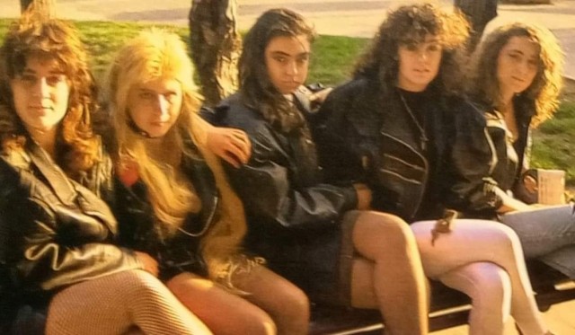 'Ellas son Eléctricas', un documental sobre las primeras mujeres del heavy metal en España