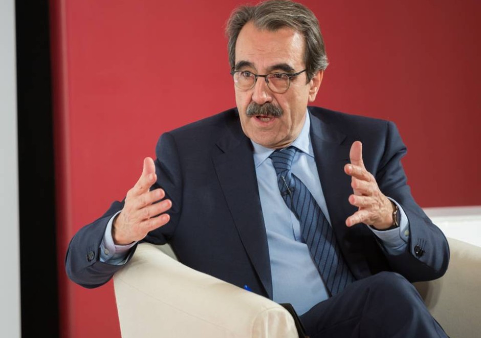 La filial de la firma presidida por Emilio Ontiveros asesorará las ventas de Bankia y BMN