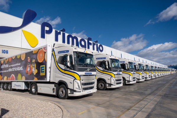 Primafrio se suma a la logística eléctrica con la compra de 15 camiones a Volvo