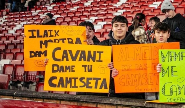 El uruguayo Cavani se abona al gol con el Valencia