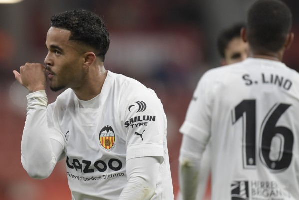 Kluivert reacciona a las collejas de Gattuso