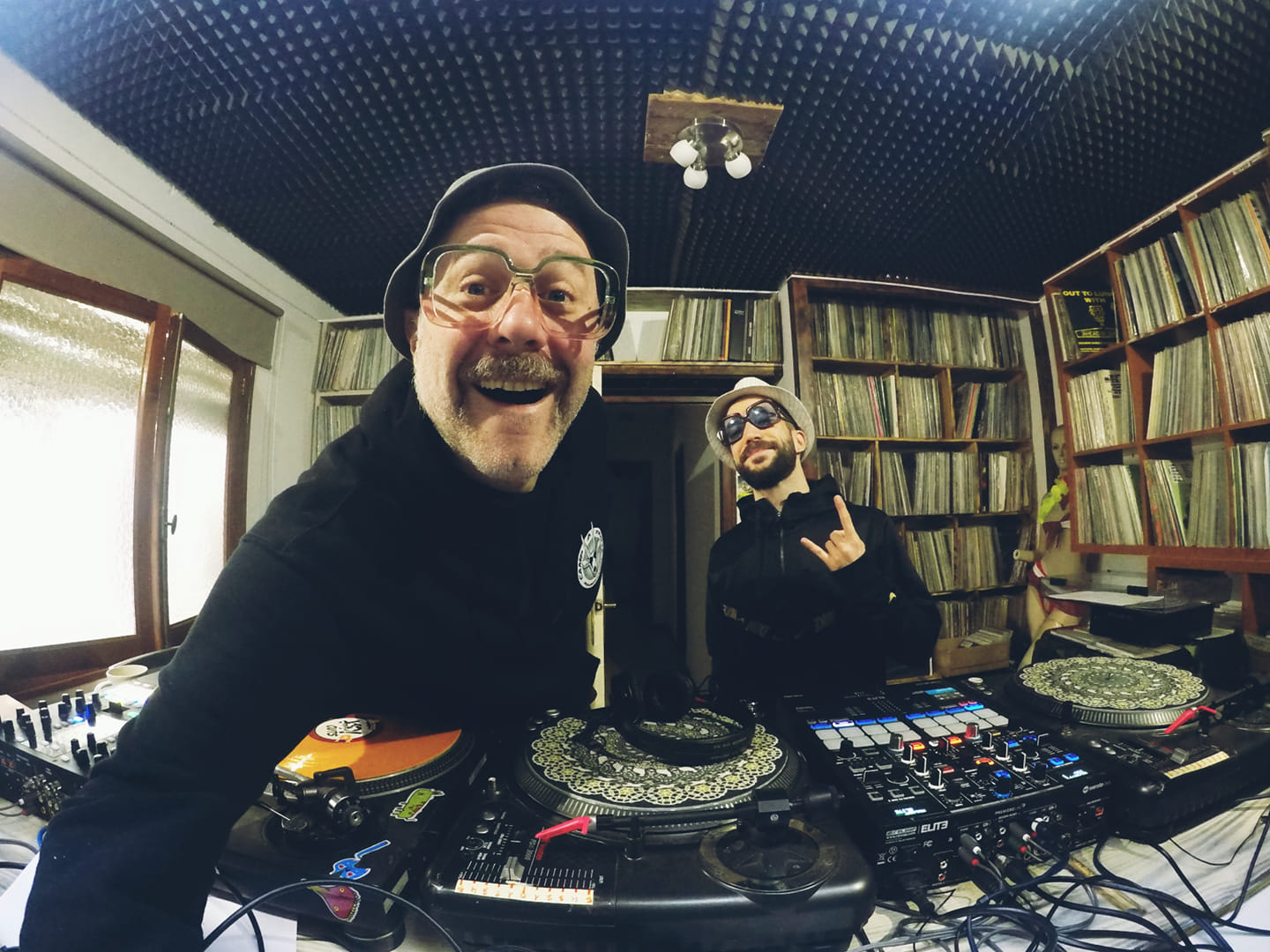 Fonki Cheff, el dj que crea sesiones con los singles que otros no quieren