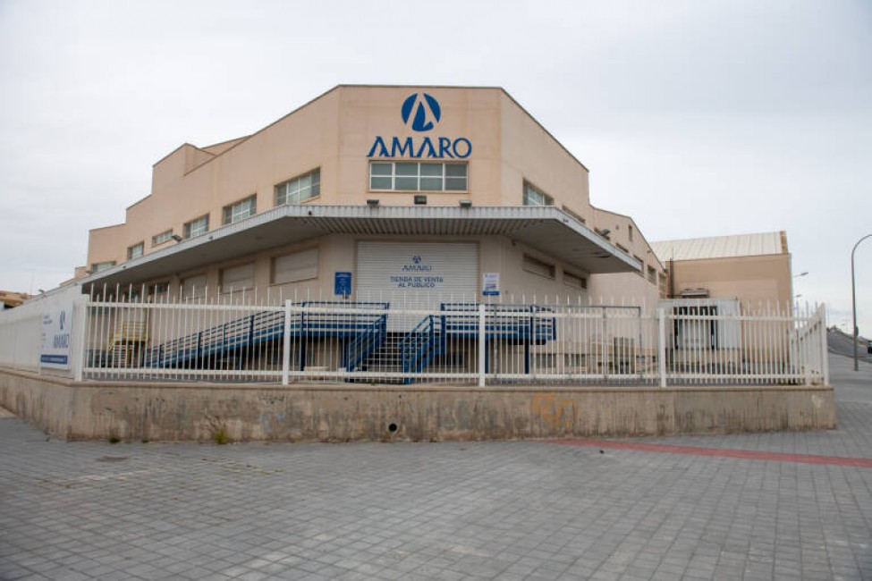 Las instalaciones de Amaro en el polígono del Llano del Espartal de Alicante. Foto: RAFA MOLINA - 