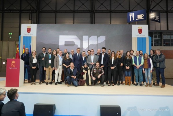 La Región presenta en Fitur la 'Film Comission', '23 motivos para 2023', junto a catas y degustaciones de vinos en su primera jornada