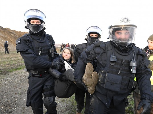 Greta Thunberg, retenida por la Policía en la protesta por la demolición del pueblo minero de Lützerath