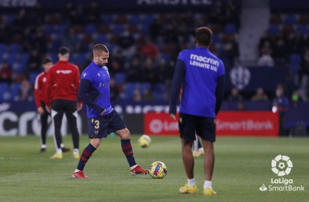 Postigo y Franquesa no empiezan el entrenamiento del Levante

