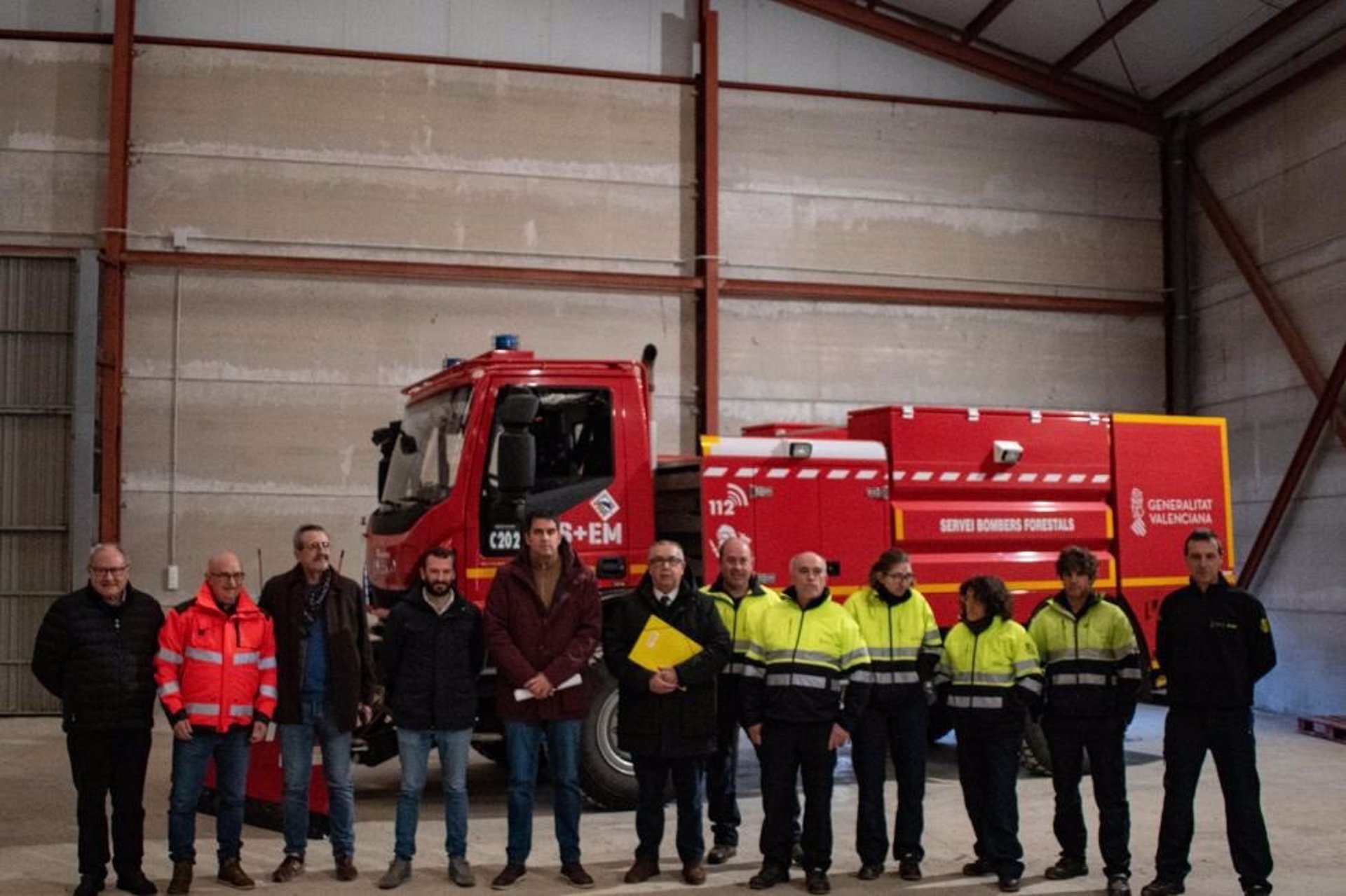 Los Bomberos Forestales de Morella incorporan una pala quitanieves para afrontar el temporal