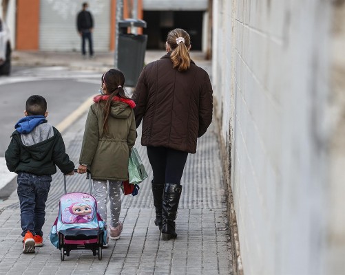 La ley de servicios sociales elimina el requisito del empadronamiento para acceder a las prestaciones
