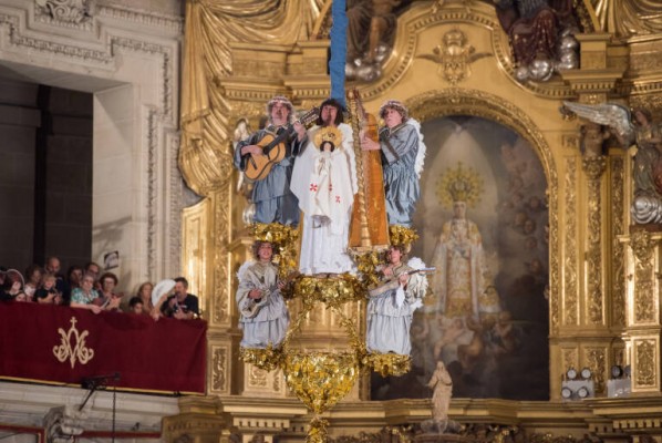 El Gil-Albert analiza el futuro de las fiestas tradicionales con expertos y representantes