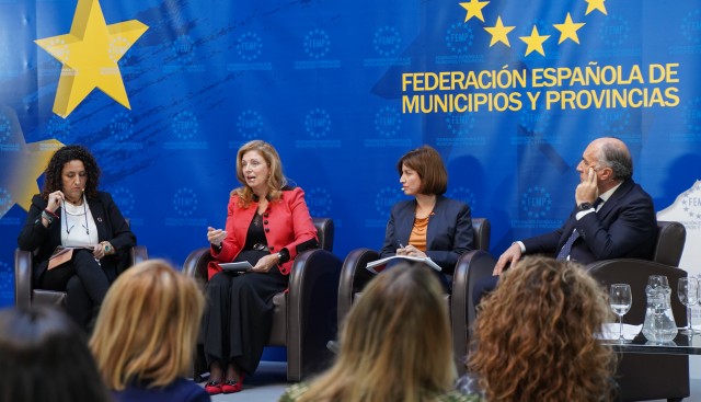 Marco defiende ante la alianza 'StepbyWater' las medidas de ahorro hídrico del Plan General