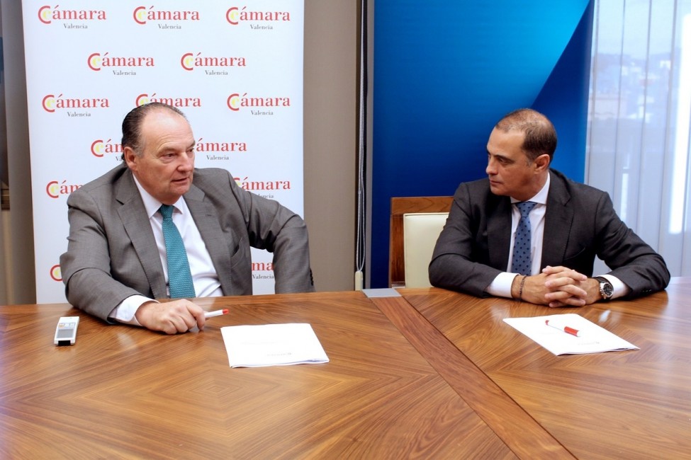 José Vicente Morata, presidente de la Cámara de Comercio de Valencia,  y Antonio Carreto, director regional Este de BBVA. Foto: Cámara Valencia - 