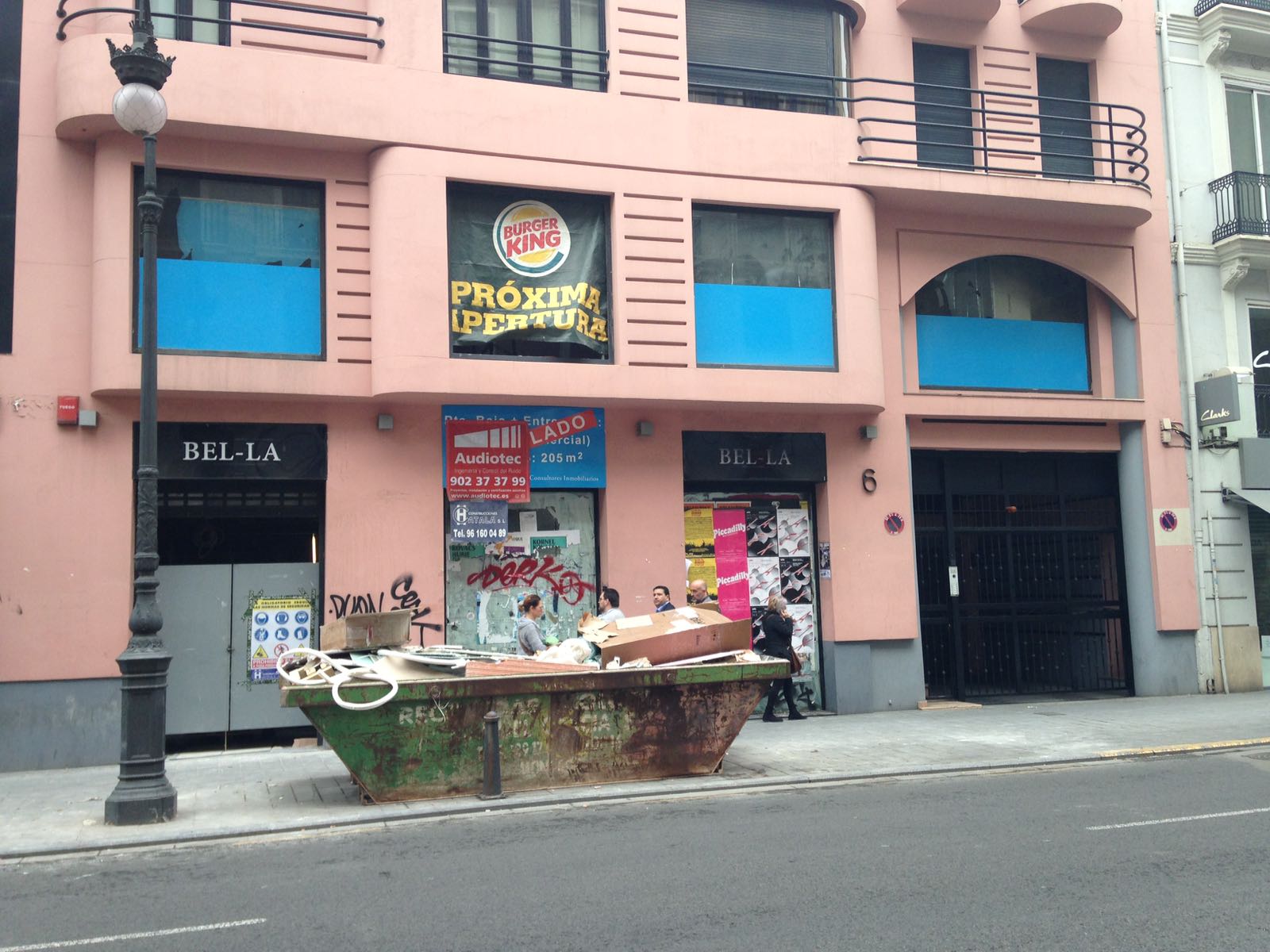 Burger King aterriza en la calle Ruzafa al calor del futuro Primark