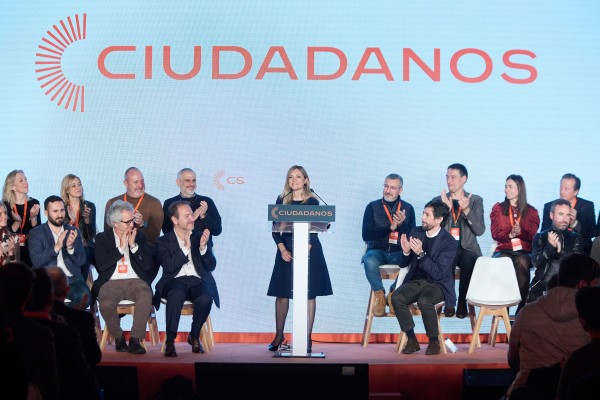 Ciudadanos mantiene su nombre tras la refundación pero cambia de logo