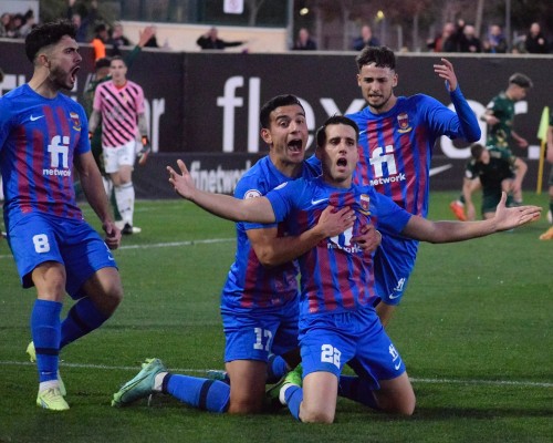 El Eldense se proclama campeón de invierno y el Alcoyano no frena su caída