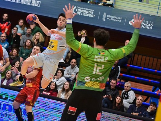 España suma el segundo triunfo del Mundial y asegura la 'Main Round'