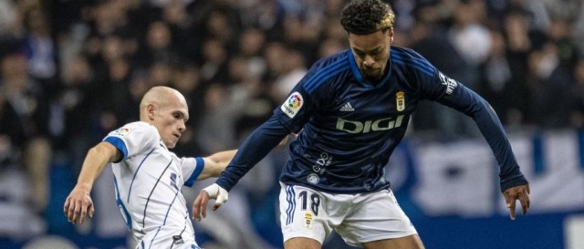 Koba Leïn ejerce de 'revulsivo' y asiste en la victoria del Oviedo