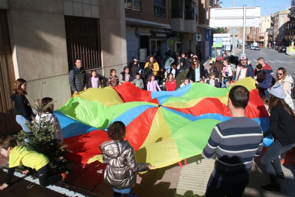 Onda celebra juegos y talleres en la nueva avenida País Valencià para apoyar al comercio local