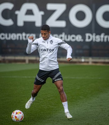 El Valencia vuelve con Lino, Almeida y Lato, con Gayà al margen y sin Marcos André