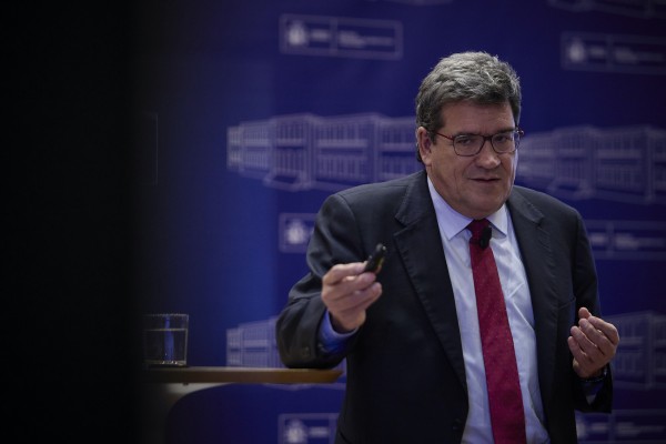 Un grupo de expertos en pensiones cuestiona la subida de la base de cotización máxima 