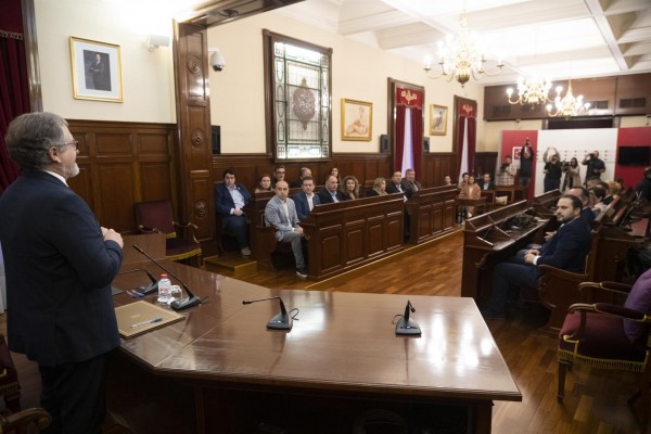 Martí convoca la mesa de seguimiento de 'Salvem la Ceràmica' para analizar las ayudas al sector