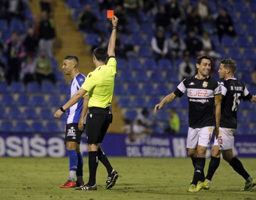 Sale Truyols, entra Artiles