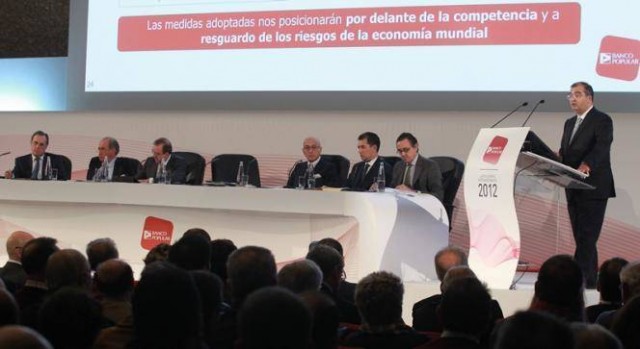 Todos (los consejeros) con Ángel Ron para defender su gestión en el Banco Popular