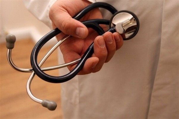 'Historias & Historiales', el podcast que entrelaza realidades de médicos, enfermeros y pacientes
