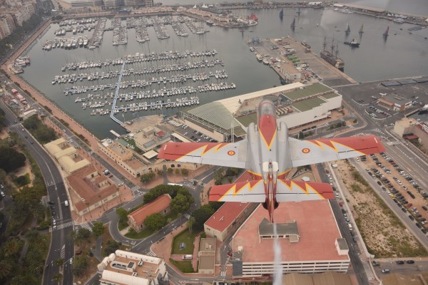 Una exhibición de la Patrulla Águila despedirá a los barcos de la Ocean Race en su salida desde Alicante