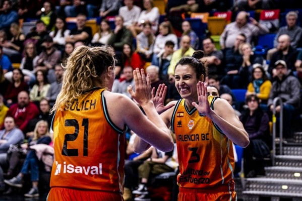 El Valencia logra un triunfo prestigioso en la pista del potente Praga 