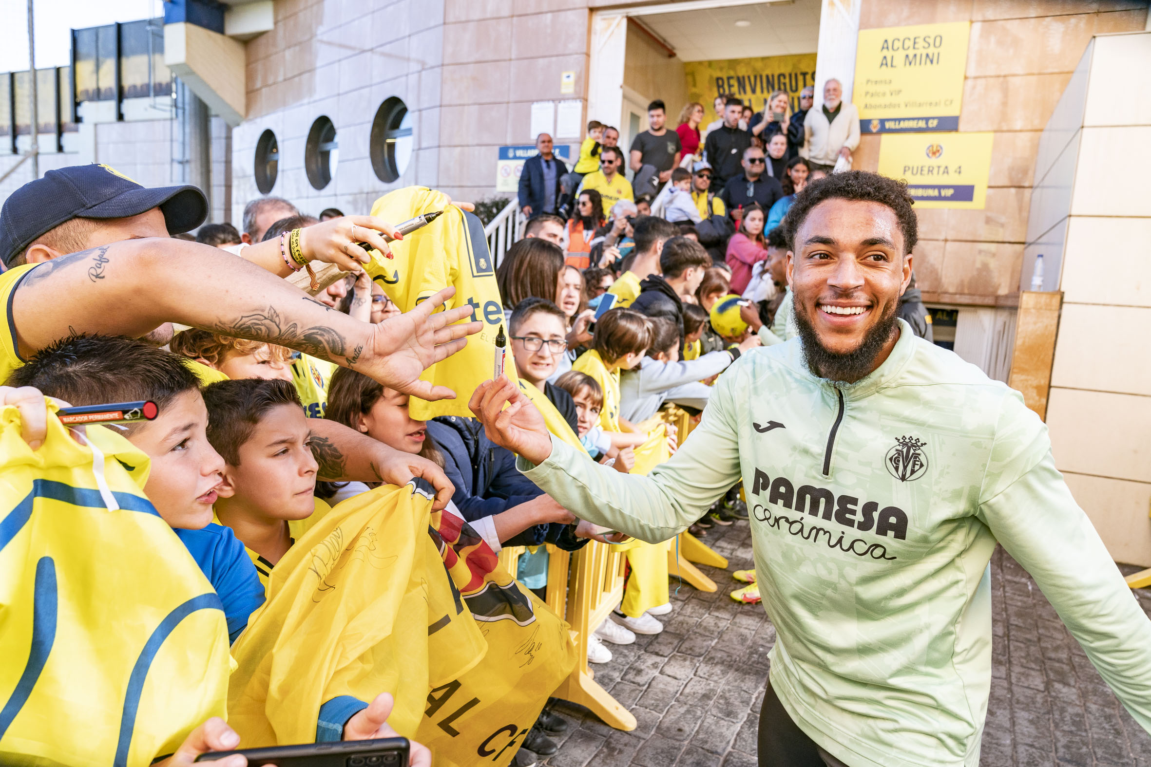 Rulli puede no ser el único: Danjuma y Jackson, pretendidos por la Premier League