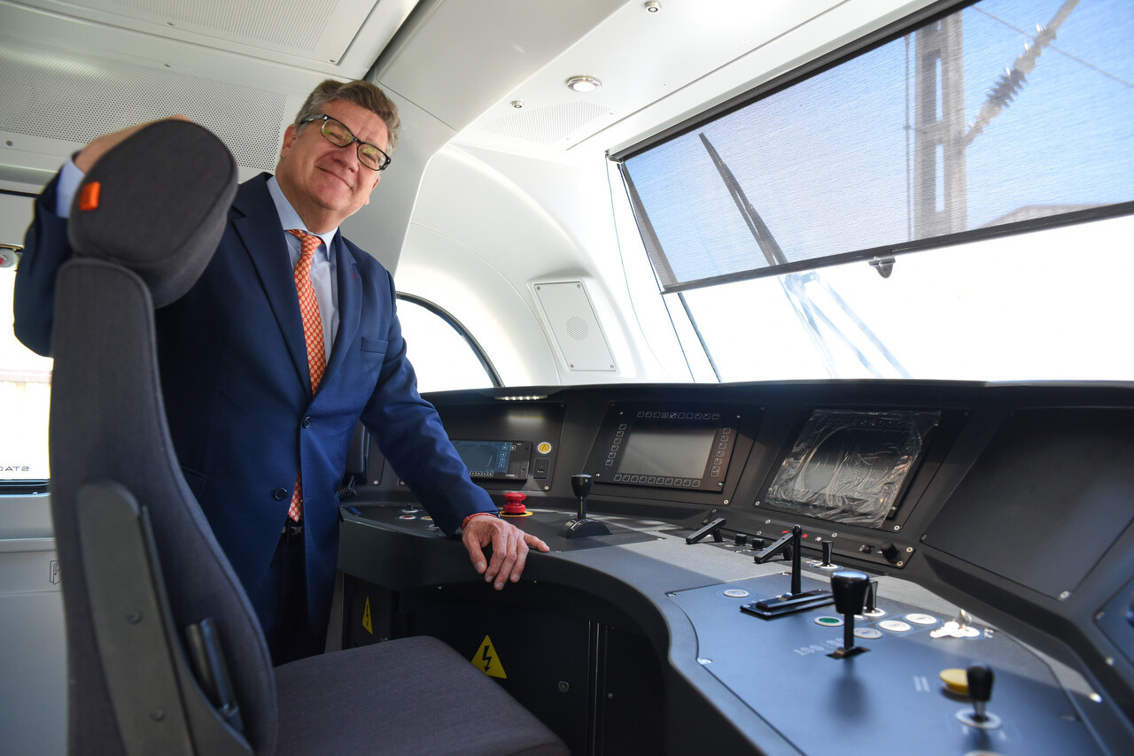 Stadler elige Valencia para fabricar los primeros trenes del 'megacontrato' de 4.000 millones