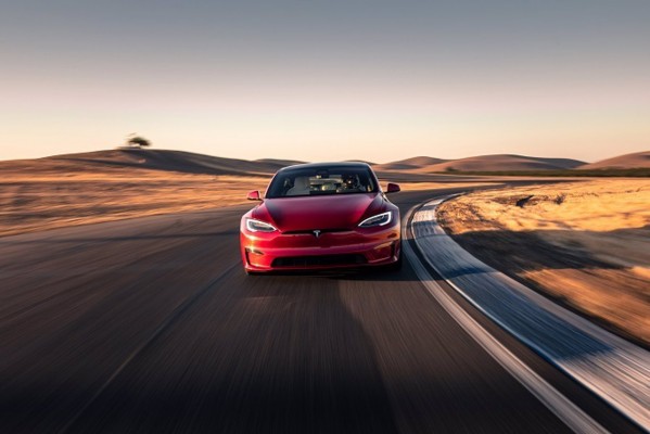 Tesla empieza a recibir pedidos en España de los Model S y X con doble motor y tracción total