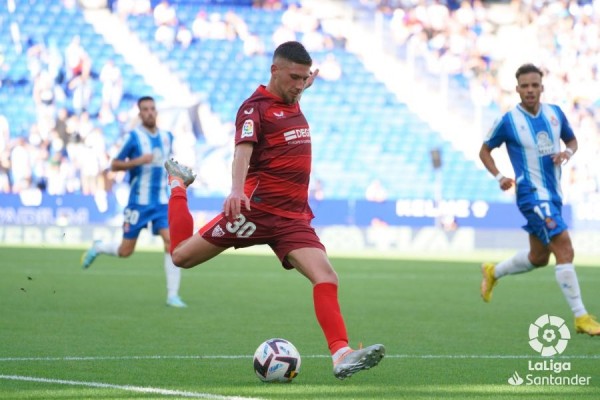 El Elche y el Sevilla apalabran la cesión del polivalente zaguero sub-23 José Ángel Carmona