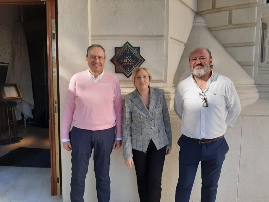 APHA traslada a la alcaldable del PSOE en Alicante la necesidad de un centro de congresos