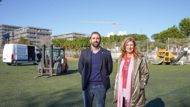 Inician el cambio de césped del campo de fútbol Gran Vía con un coste de 480.000 euros